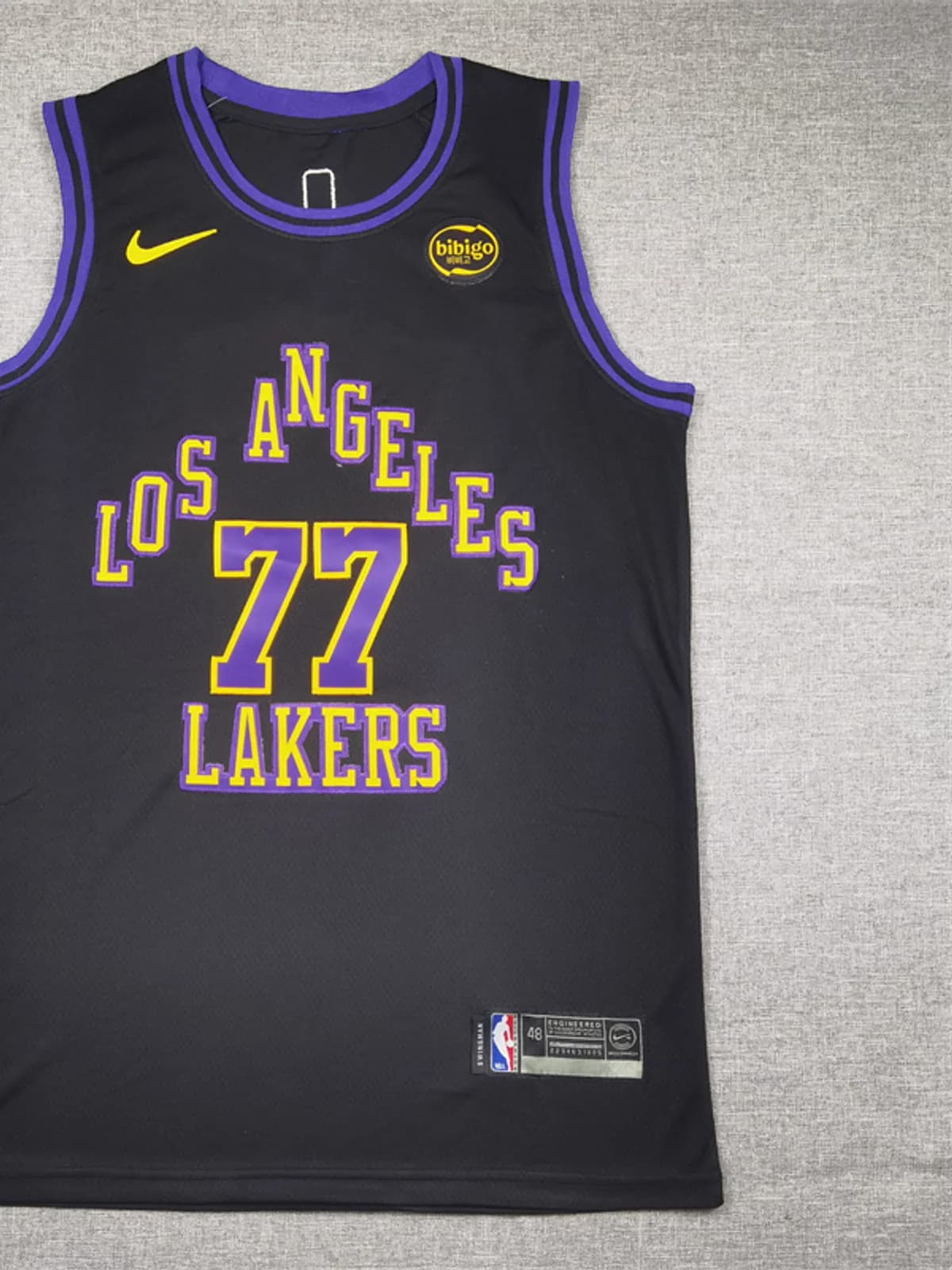 Camiseta Lakers · Luka Doncic 77, City 2025-26
