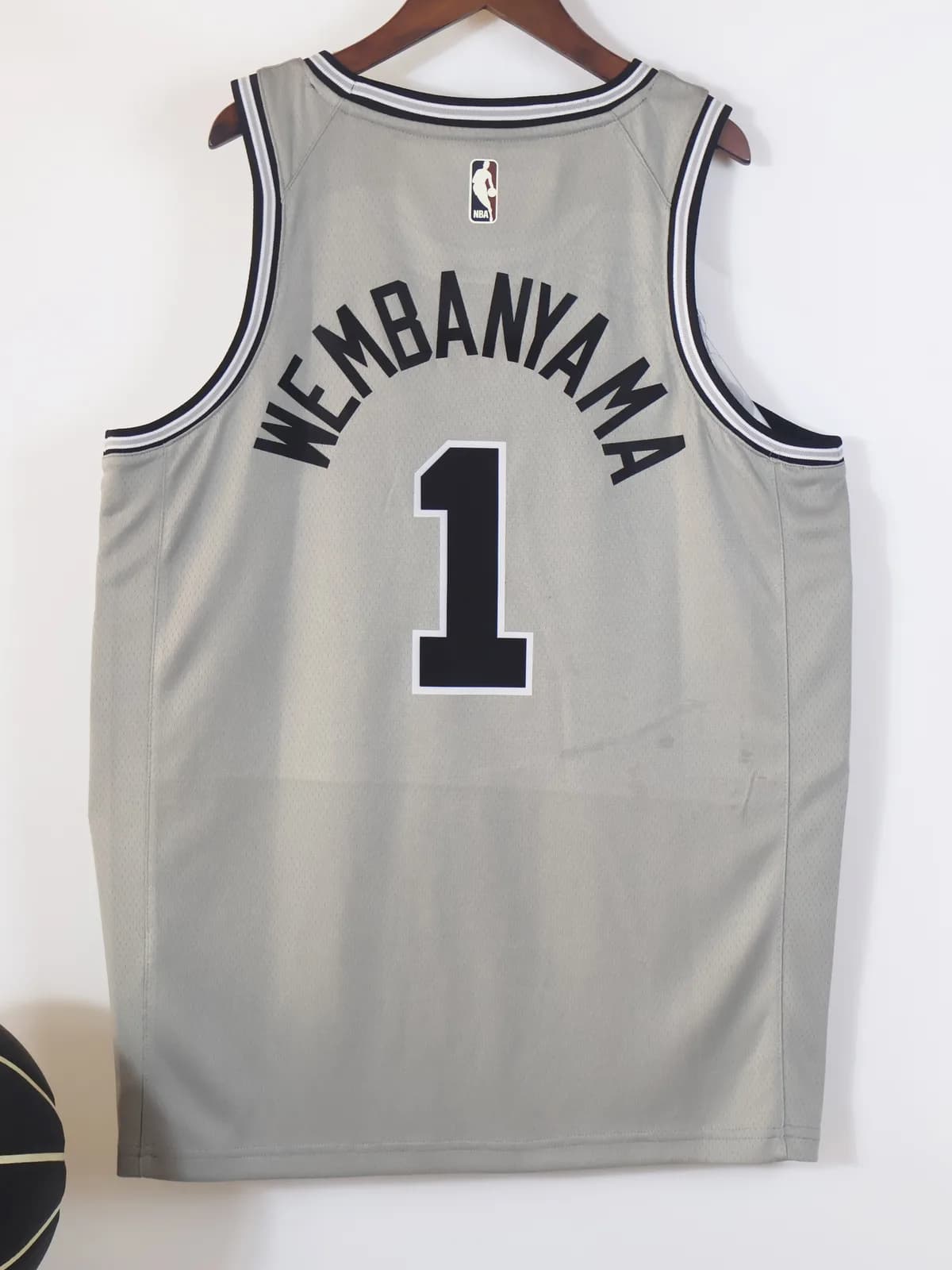 Camiseta Spurs · Victor Wembanyama 1, Classic 2026-27, foto 2